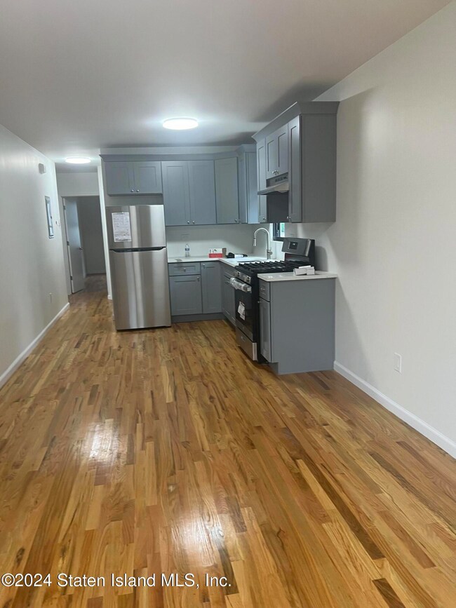 46 Laurel Ave unit 1, Staten Island, NY 10304 - photo 2