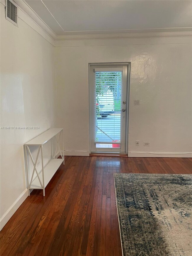 7940 Byron Ave unit 1, Miami Beach, FL 33141 - photo 4