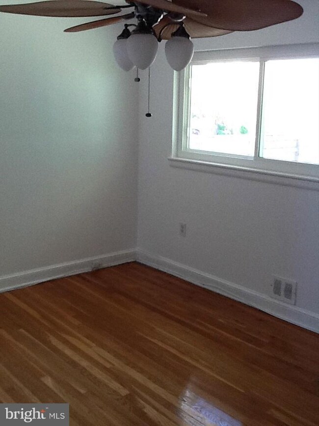 902 Luray Place, Hyattsville, MD 20783 - photo 7