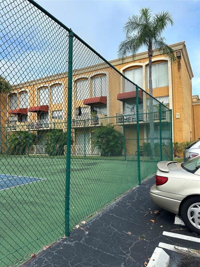 17911 NW 68 Ave unit M209, Hialeah Gardens, FL 33015 - photo 2