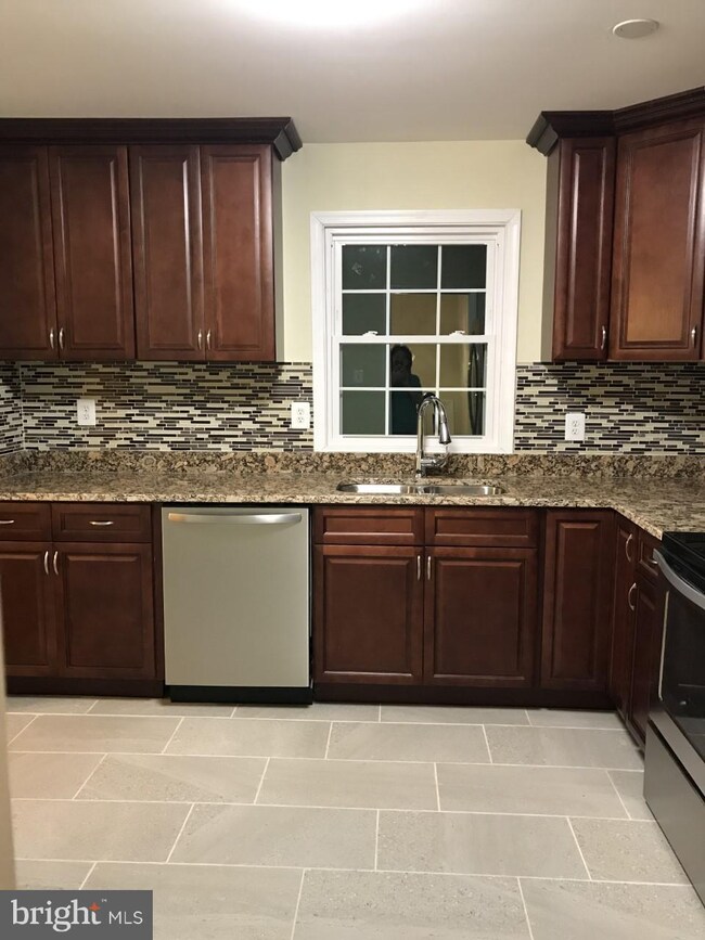 13340 Nickleson Dr, Woodbridge, VA 22193 - photo 5