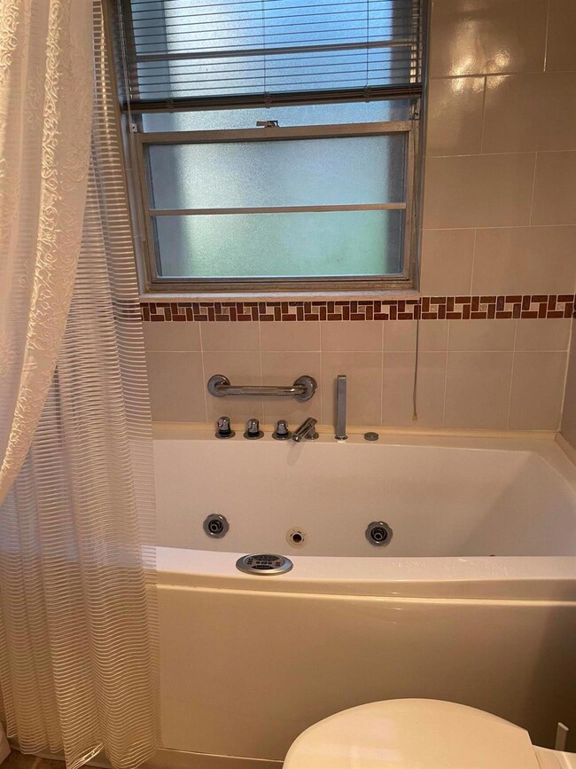 1904 Bermuda Cir unit H1, Coconut Creek, FL 33066 - photo 6