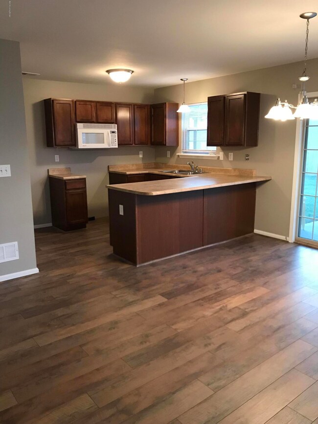 4BF21FEA-5B6C-4F36-A007-B26F22872285