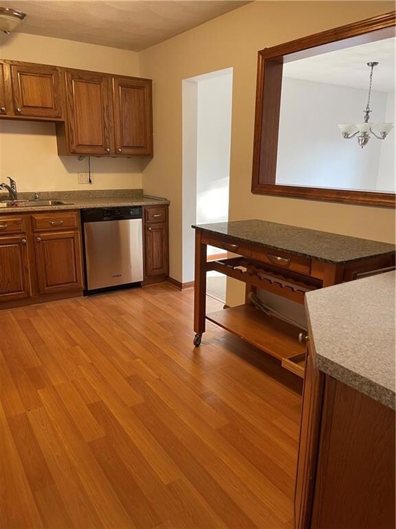 609 Brookhaven Ln, Woonsocket, RI 02895 - photo 2