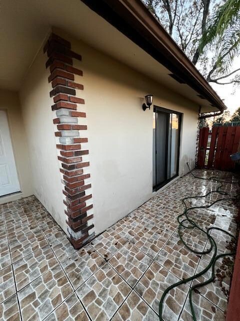 4286 Woodstock Dr unit A, West Palm Beach, FL 33409 - photo 2