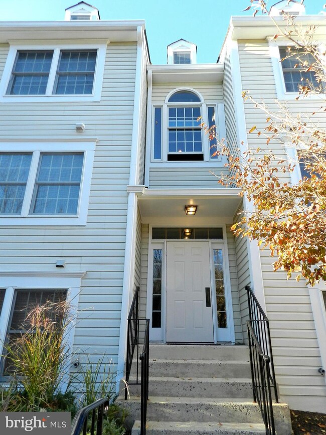 12205 Eagles Nest Ct unit H, Germantown, MD 20874 - photo 2