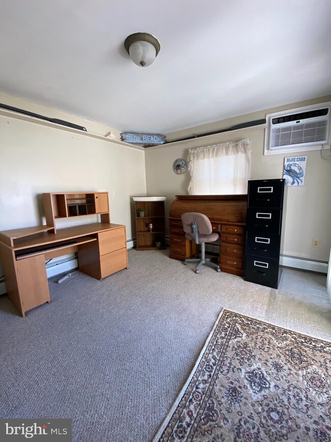 31 Rolling Ln, Levittown, PA 19055 - photo 6