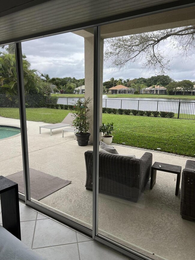 17 Bermuda Lake Dr, Palm Beach Gardens, FL 33418 - photo 6