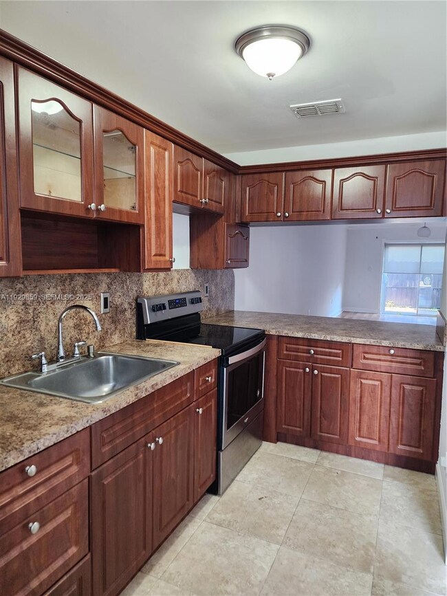 401 SW 109th Ave unit 24, Miami, FL 33174 - photo 5