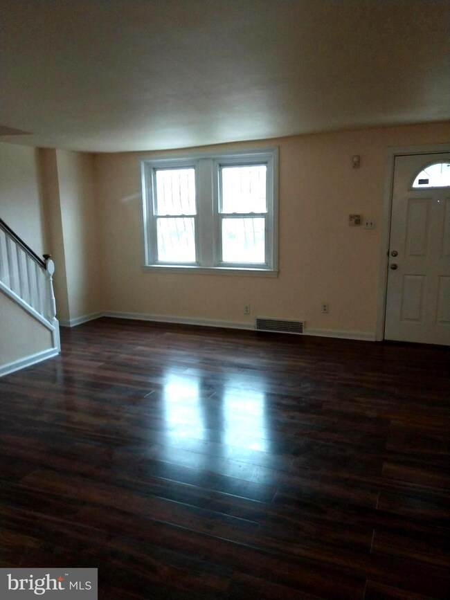 650 Randolph St, Camden, NJ 08105 - photo 3