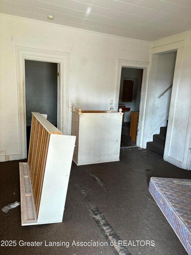 1136 Platt St, Lansing, MI 48910 - photo 2