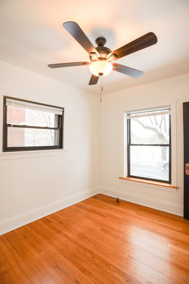 2005 W Argyle St unit 1, Chicago, IL 60625 - photo 7