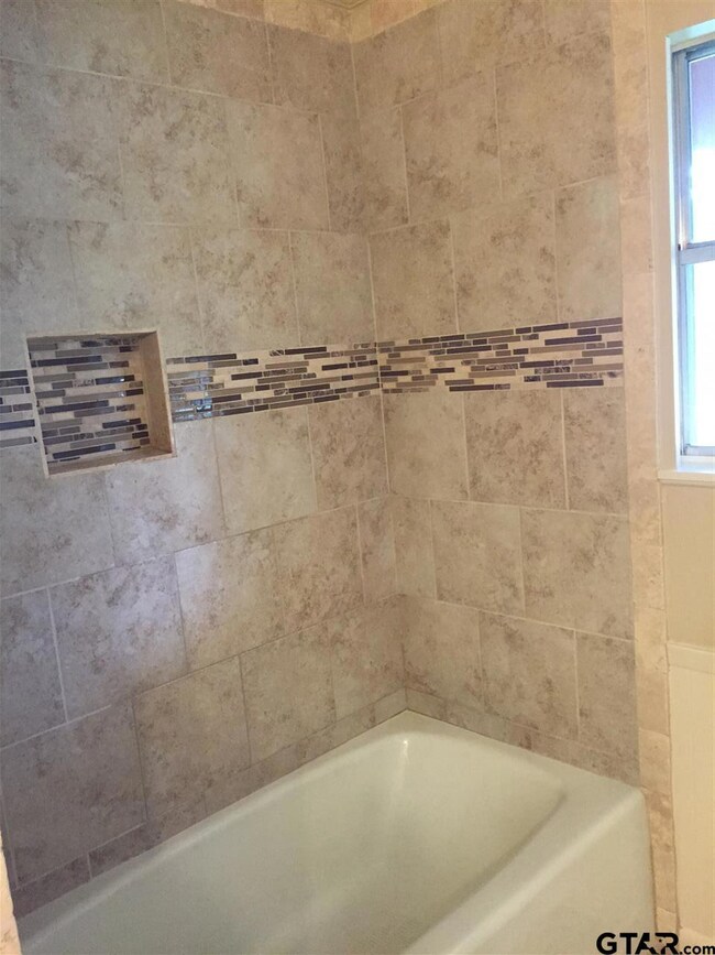 914 914 Joel, Tyler, TX 75703 - photo 3