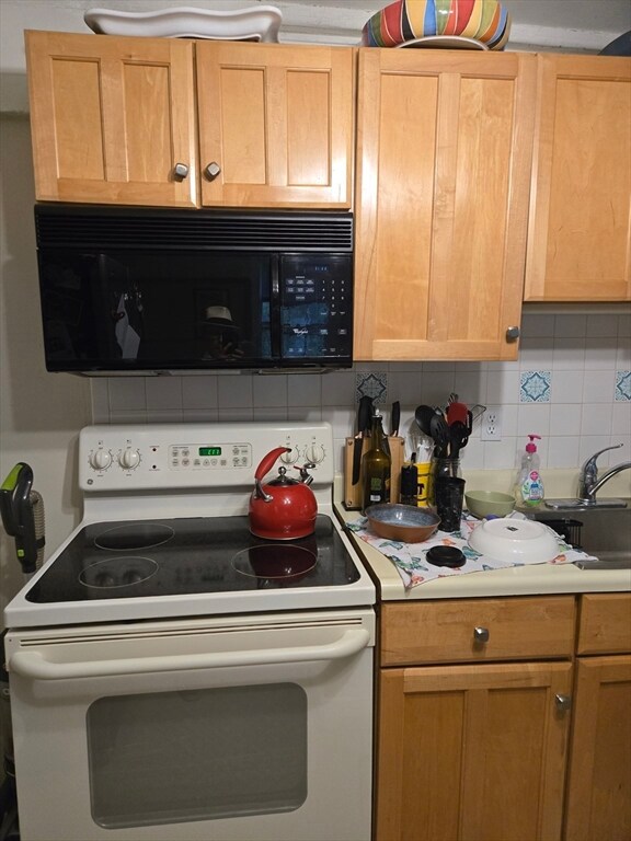 47 Clinton Place, Newton Center, MA 02459 - photo 3