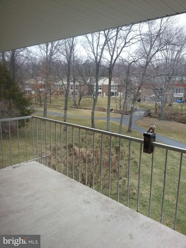 3314 Chiswick Ct unit 3F, Silver Spring, MD 20906 - photo 3