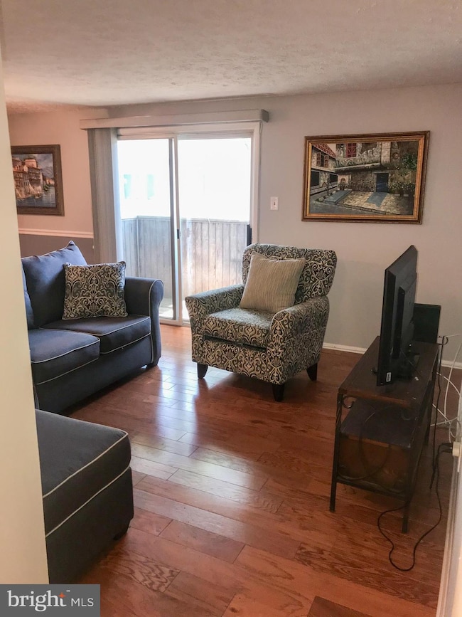 19629 Gunners Branch Rd, Germantown, MD 20876 - photo 4