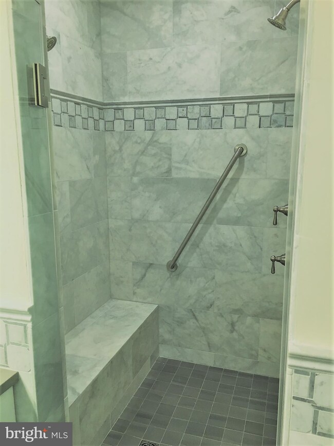 901 Glyndon St SE unit 301, Vienna, VA 22180 - photo 7