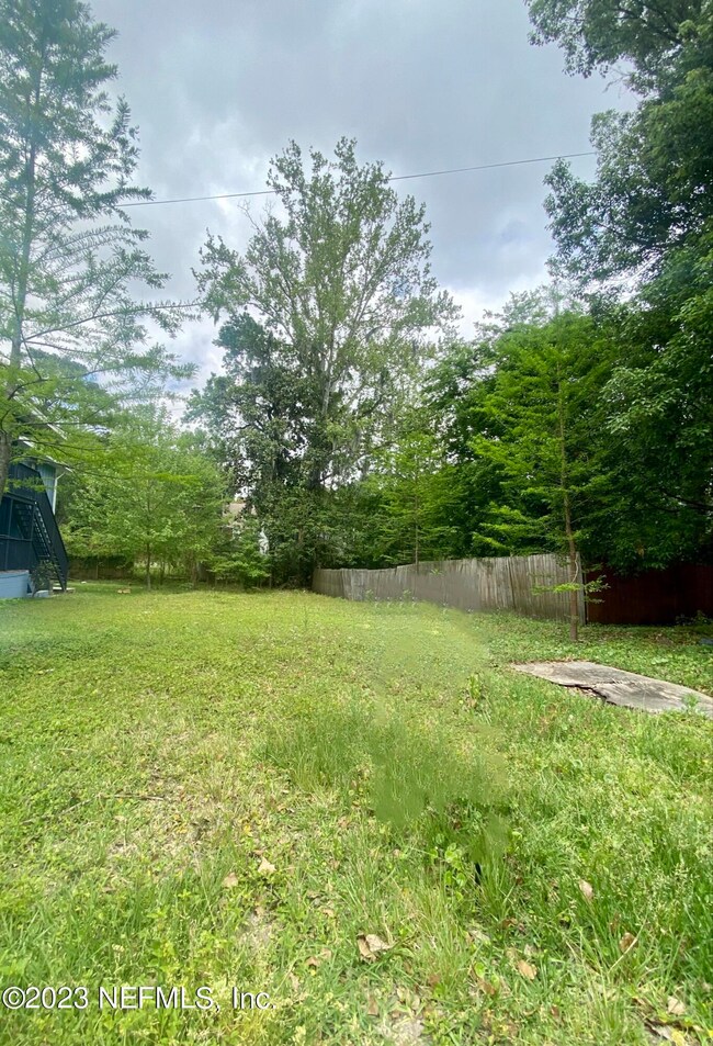 1237 Willow Branch Ave, Jacksonville, FL 32205 - photo 4