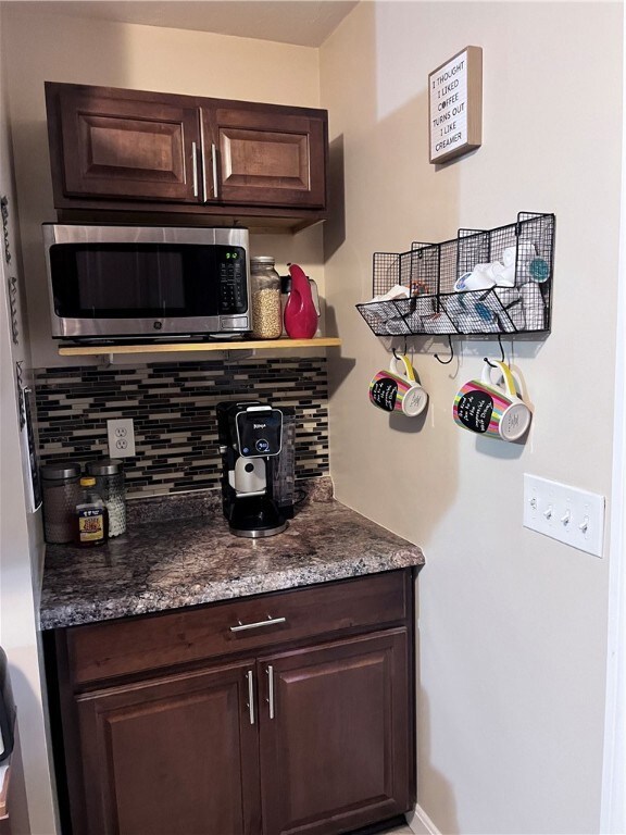 35 Manila Ave, Woonsocket, RI 02895 - photo 6