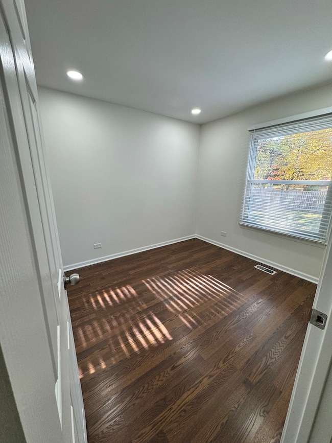 1944 Navarone Dr, Naperville, IL 60565 - photo 4