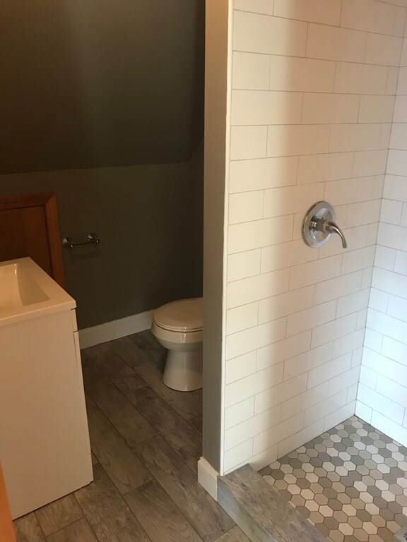 12 Lincoln Rd unit 1, Newton, MA 02458 - photo 3