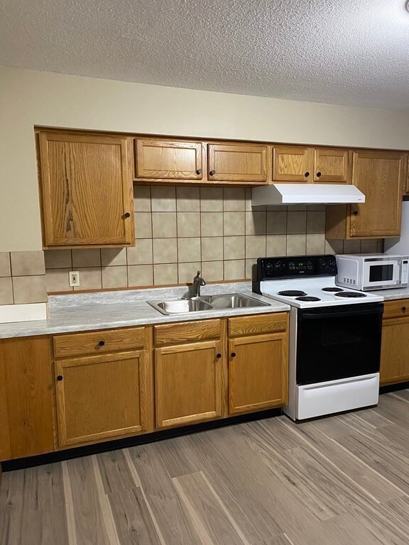 100 Springfield St unit 1, Palmer, MA 01080 - photo 2