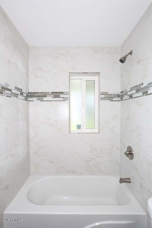 Hall Bath-Tub