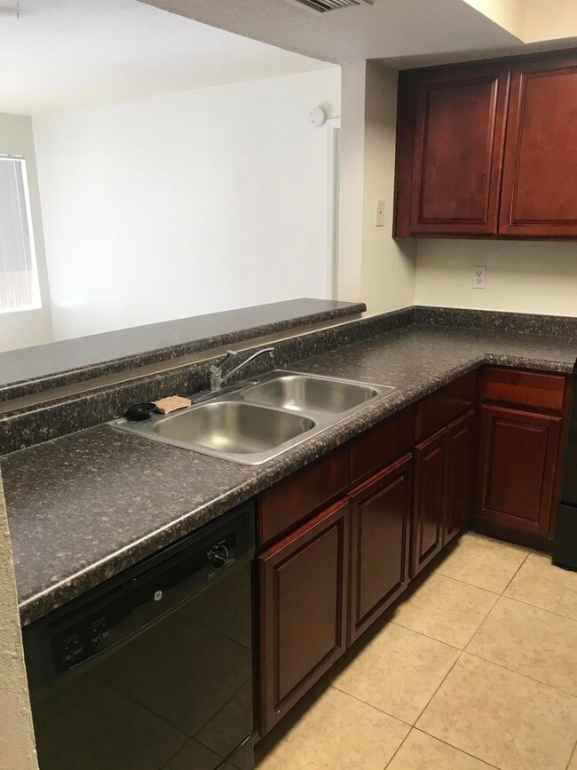 1331 W Baseline Rd unit 107, Mesa, AZ 85202 - photo 6