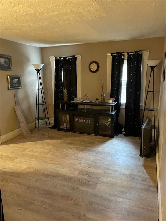 61-63 Pomona St, Springfield, MA 01108 - photo 3