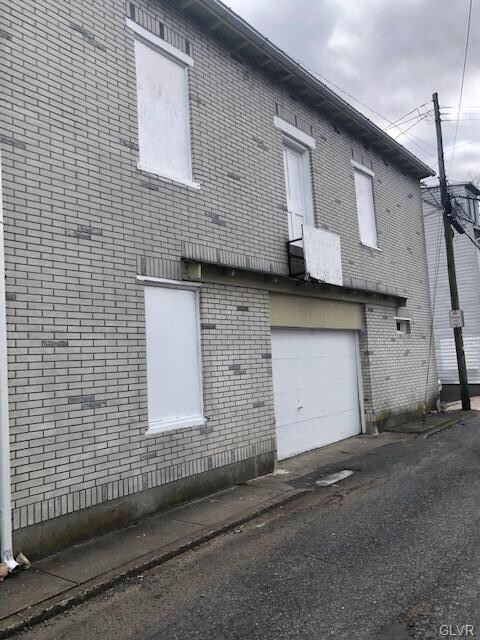 714 N Lumber St, Allentown, PA 18102 - photo 2