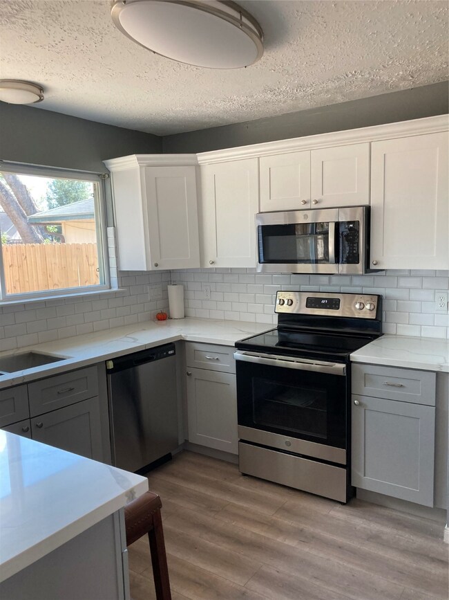 7330 Barton Oaks Dr, Houston, TX 77095 - photo 5