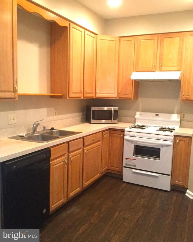 1171 Balsam Cir, Sykesville, MD 21784 - photo 5