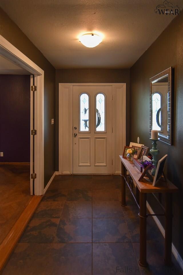 1639 Brenda Hursh Dr, Wichita Falls, TX 76302 - photo 2