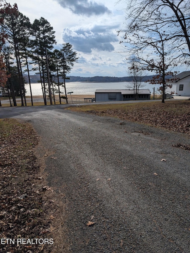 1536 Waterfront Dr, Dandridge, TN 37725 - photo 3