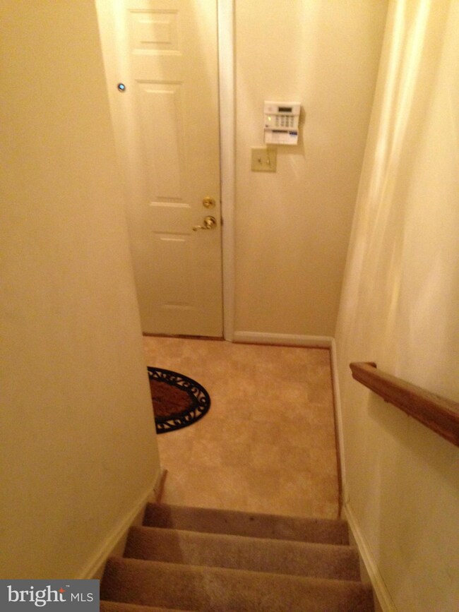 4129 Applegate Ct, Suitland, MD 20746 - photo 6