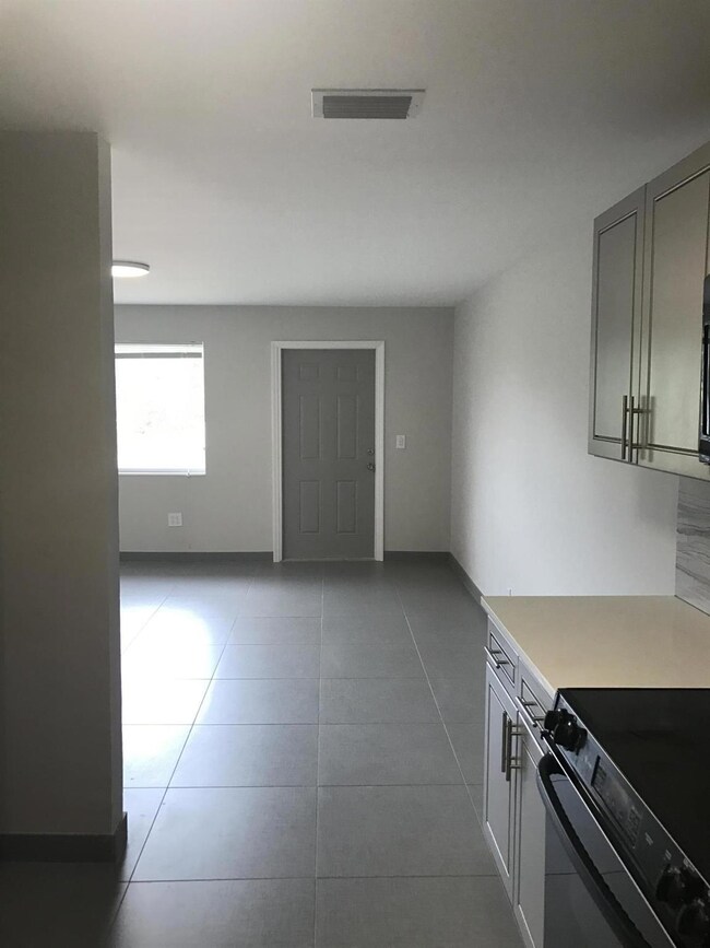 142 SW 8th Ave unit C, Delray Beach, FL 33444 - photo 5