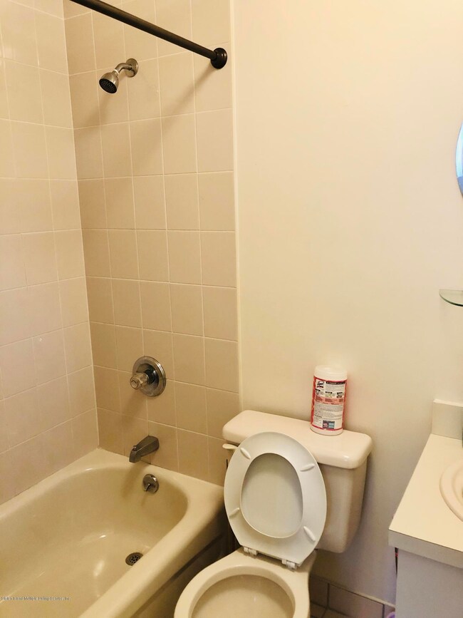 18 Pebble Ln unit 1, Staten Island, NY 10305 - photo 5