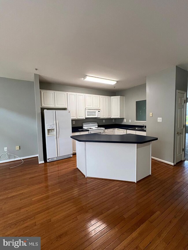 4005 Apple Jack Ct, Pasadena, MD 21122 - photo 2