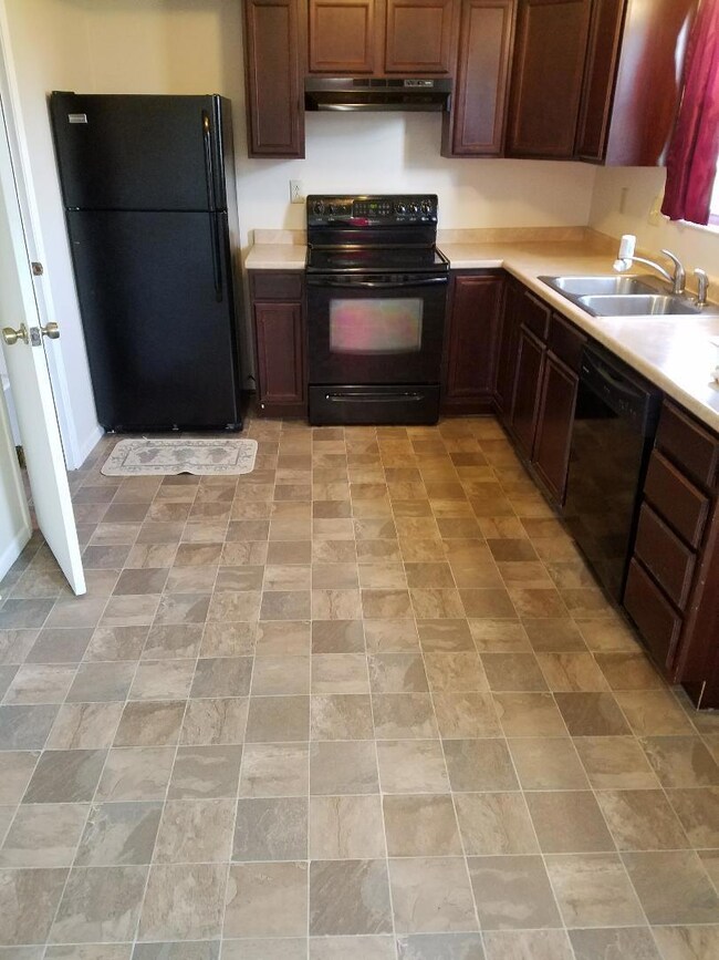 7202 Feather Kitchen