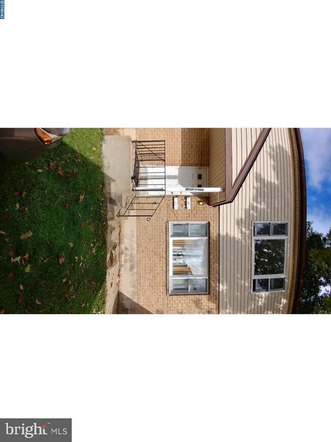 1027 Lawnton Terrace unit B, Glenolden, PA 19036 - photo 4