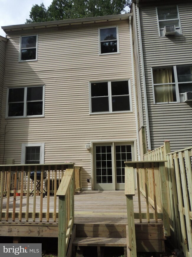 11837 Summer Oak Dr, Germantown, MD 20874 - photo 7