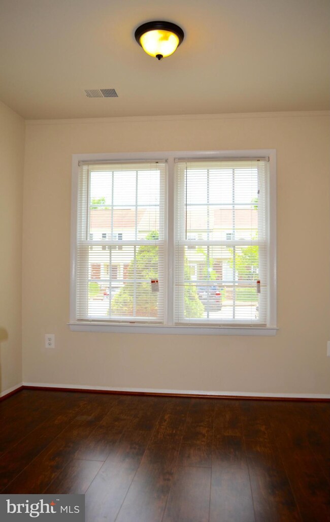 9003 Bonham Cir, Manassas, VA 20110 - photo 5