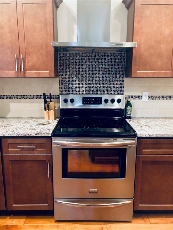 101 Sundale Rd, Cranston, RI 02921 - photo 5