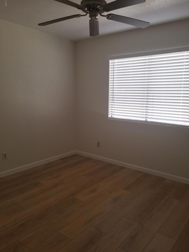 5749 W Mercury Way, Chandler, AZ 85226 - photo 5