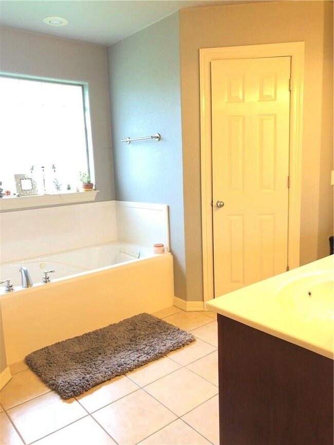 247 Brandon Loop, Springdale, AR 72762 - photo 5