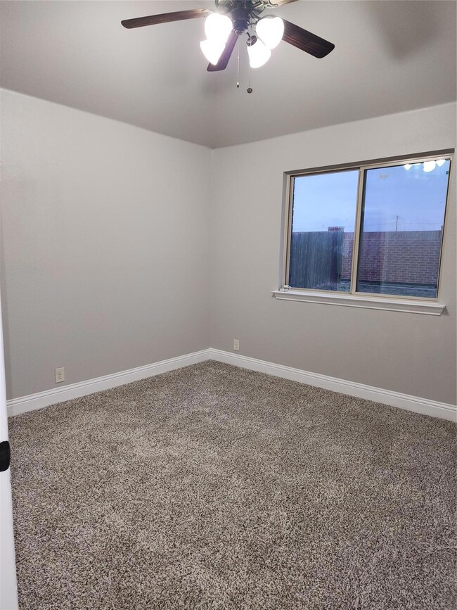 272 Armstrong Ln, Lavon, TX 75166 - photo 4