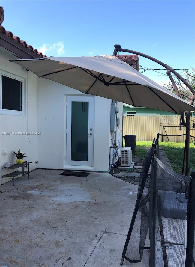 6819 SW 15th St unit REAR, Pembroke Pines, FL 33023 - photo 3