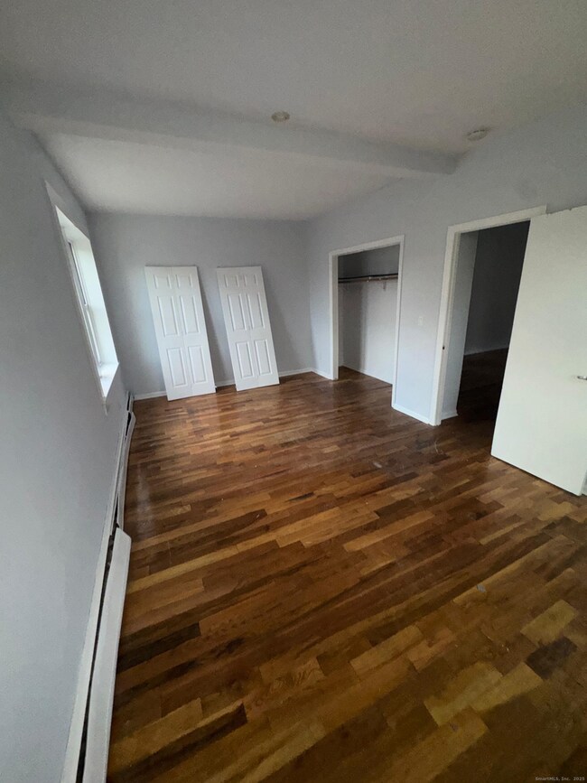 335 Wells St unit 7, Bridgeport, CT 06606 - photo 3