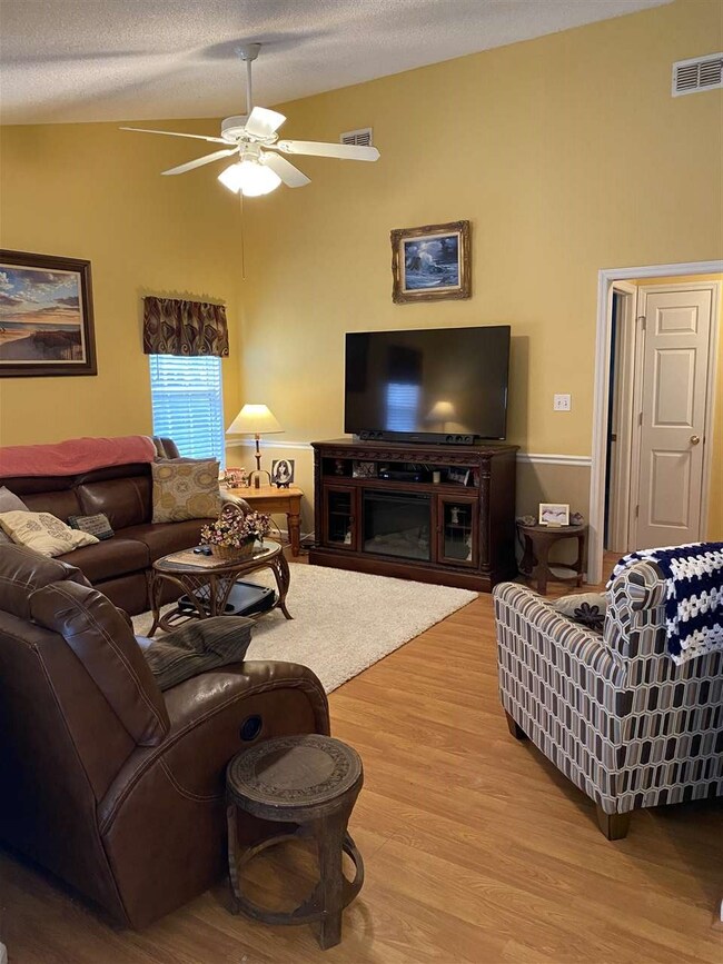 49 Bridle Gate Ct, Crawfordville, FL 32327 - photo 2