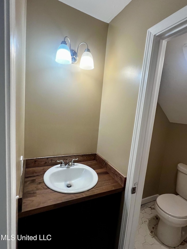 06-Half bath
